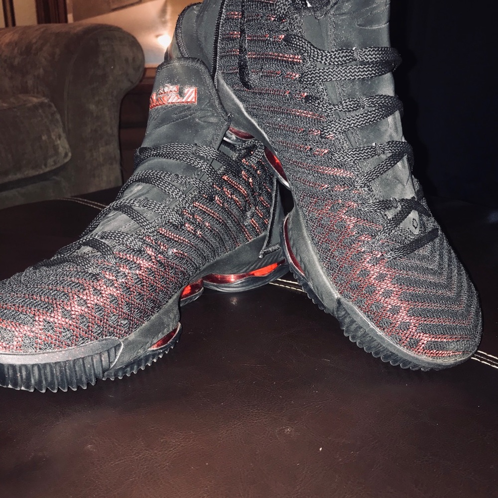 Men size 12 - Picture 4 of 7